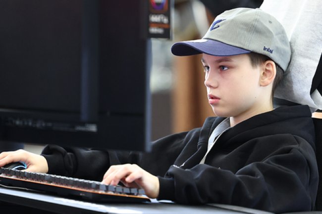 83% россиян выступили бы за подтверждение возраста детей перед входом в соцсети