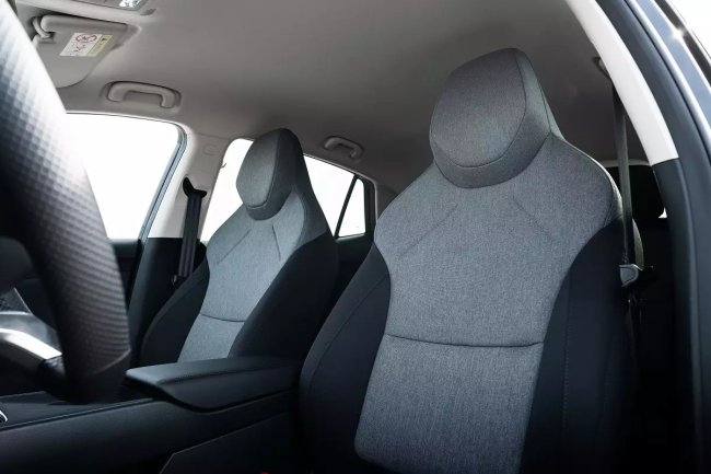 Популярный хэтчбек удивил интерьером и технологиями в новом поколении