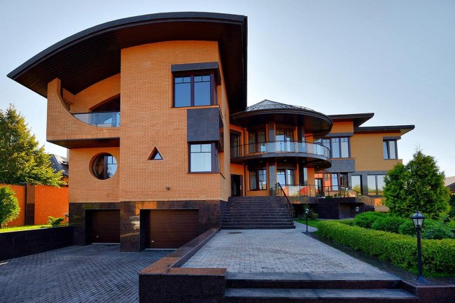 Предложение элитных домов в аренду в Подмосковье выросло почти на 40%