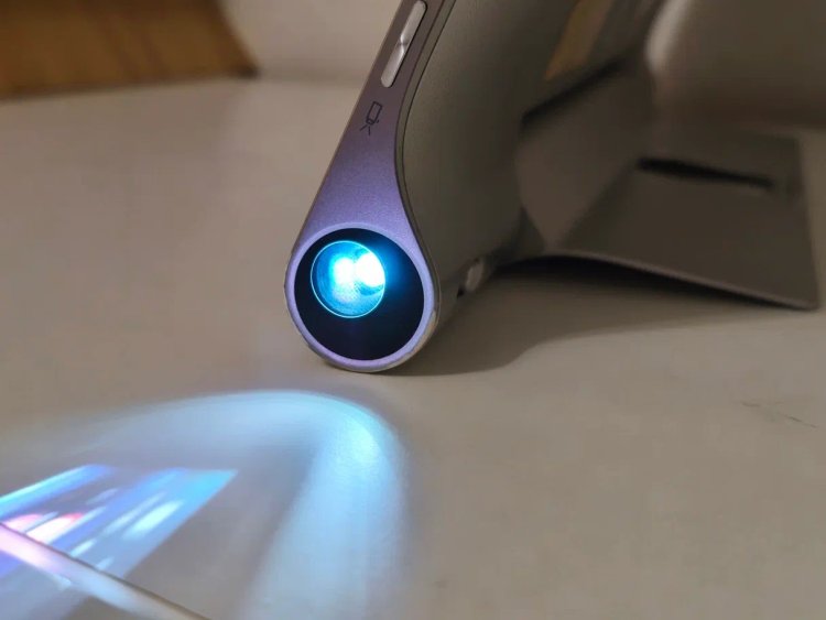 Ретрообзор планшета с проектором Lenovo Yoga Tablet 2 Pro