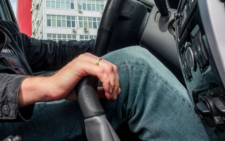 Стоит ли в дни заморозков выезжать на летней резине: ответ эксперта