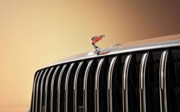 Самый дорогой китайский седан приедет  в Россию. Что он может?