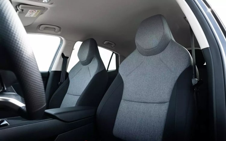 Популярный хэтчбек удивил интерьером и технологиями в новом поколении