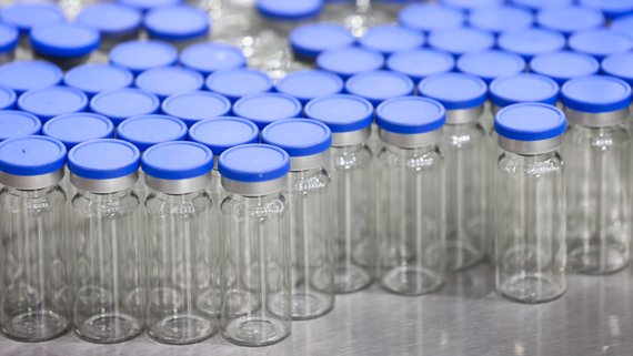 Более 45% взрослых с гемофилией запасают препараты из-за перебоев с поставками