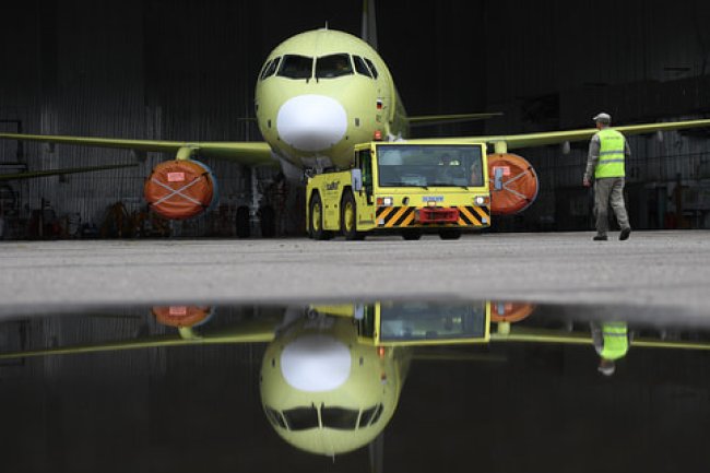 Минпромторг ищет возможности продления ресурса самолетов SSJ100