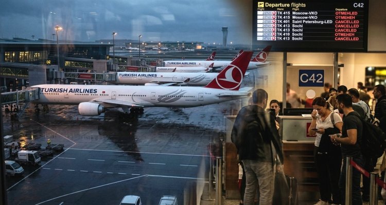 Турецкий дефолт: Turkish Airlines массово отменяет рейсы в РФ и рвет стыковки с миром