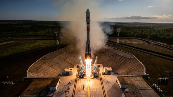 Спутниковая гонка: какие аппараты Россия запускает на орбиту