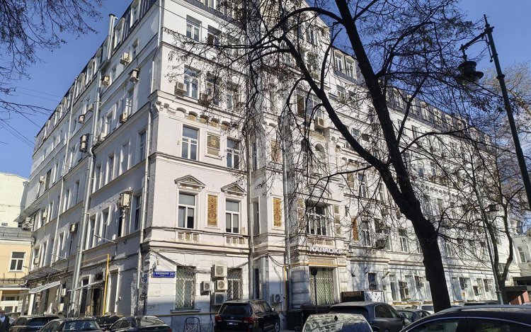 В центре Москвы в доме XIX века с торгов предложили лоты от ₽17,8 млн