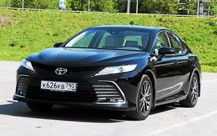 Слабые места Toyota Camry XV70: что чаще всего выходит из строя