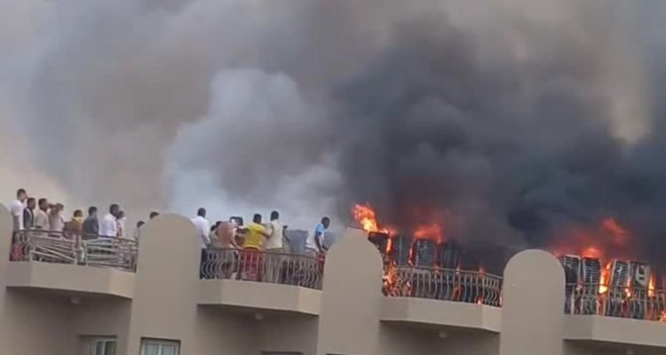 В Хургаде на глазах у туристов сгорел отель